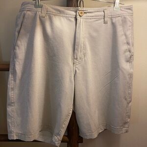 ASCEND SHORTS 32 WAIST